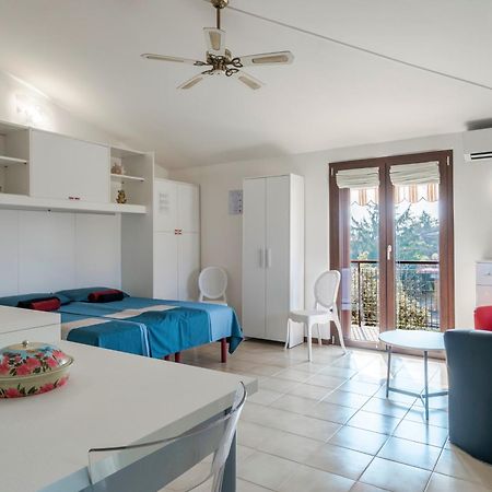 Casa Lugana 15 - Monolocale Con Piscina Fronte Lago Сирмионе Екстериор снимка