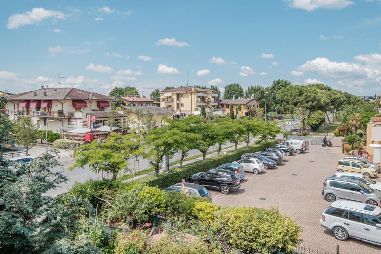 Casa Lugana 15 - Monolocale Con Piscina Fronte Lago Сирмионе Екстериор снимка